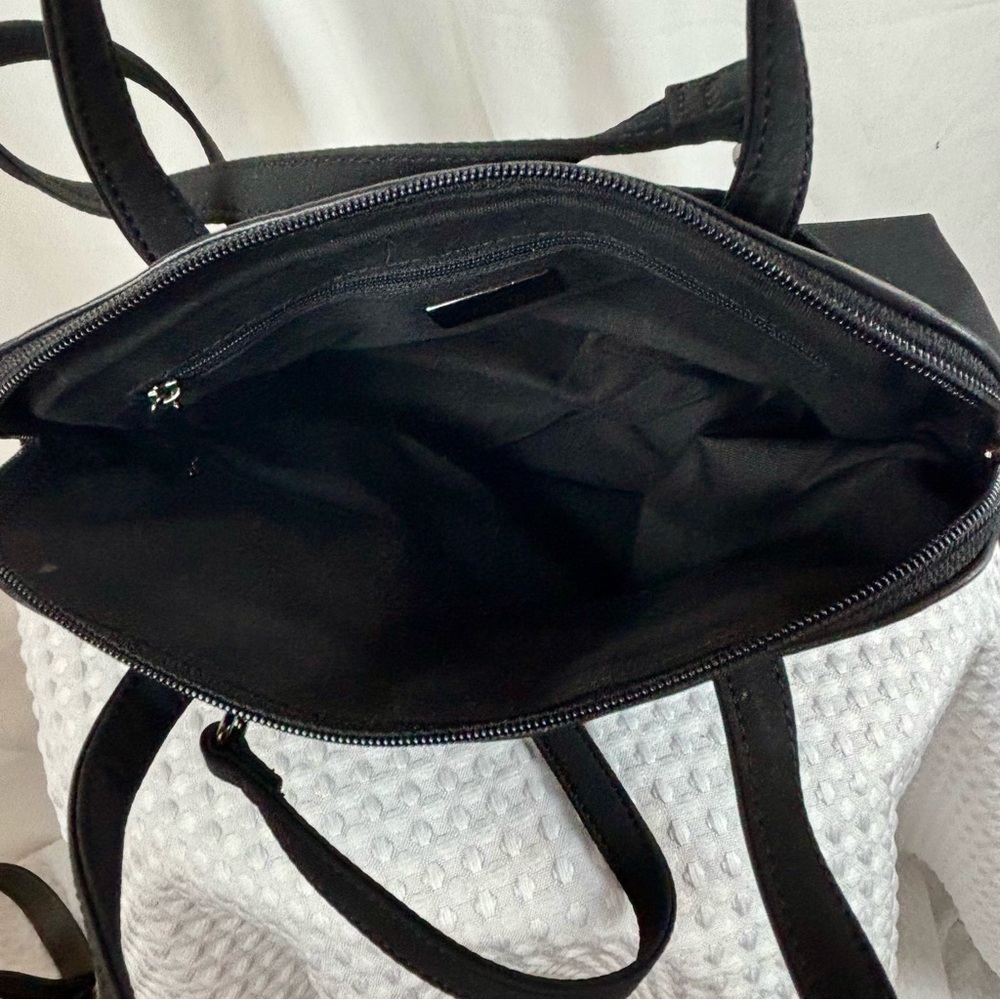 Calvin Klein Black‎ 3 Pocket Handbag with Shoulder Strap and Dustbag - Picture 7 of 11